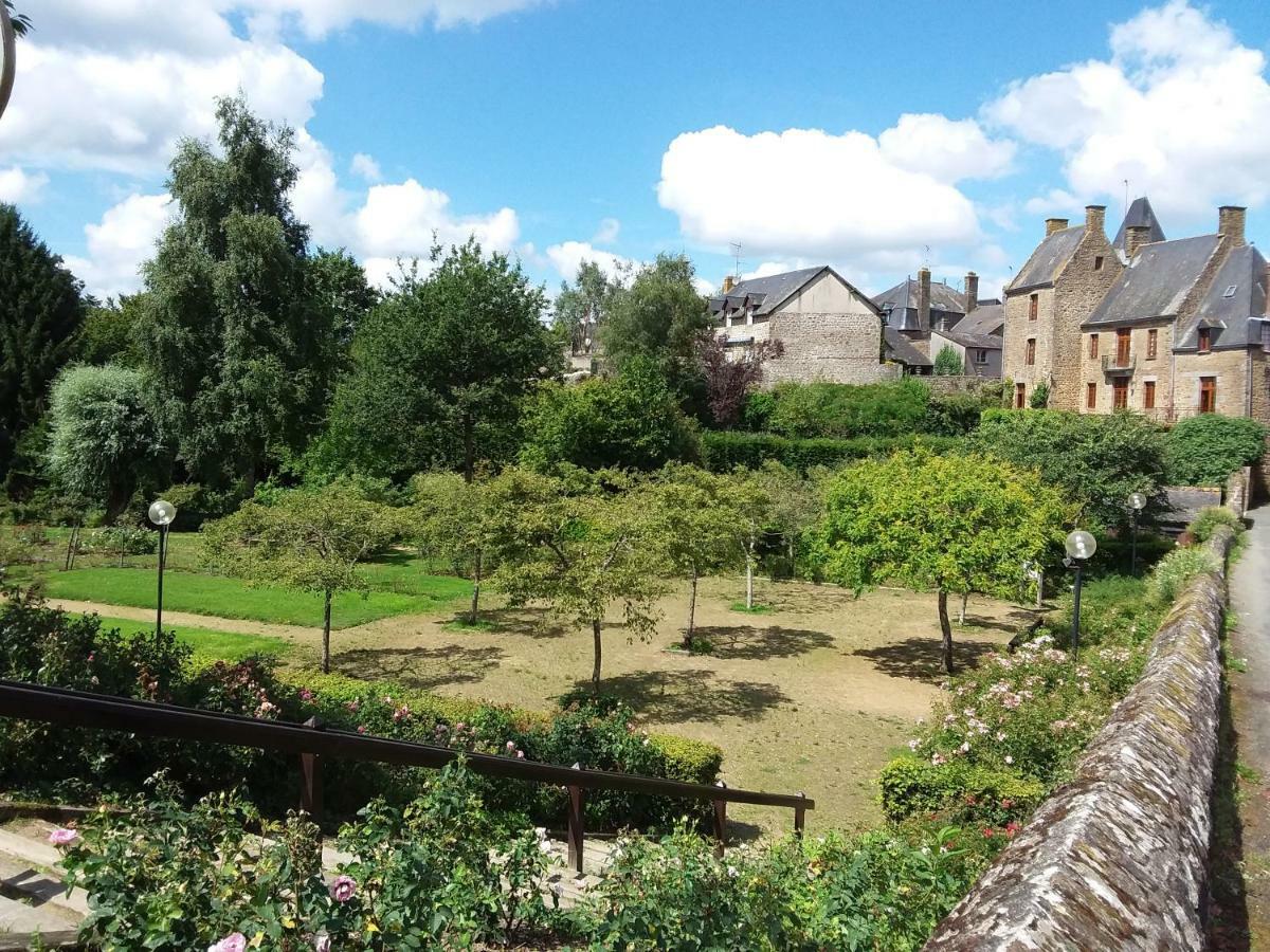 Lassay-les-Chateaux L'Orchideeヴィラ エクステリア 写真